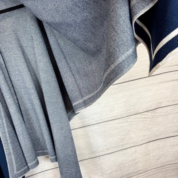 Ann Taylor Women's Navy Knit One Size Throw On Poncho Cardigan - Picture 6 of 7